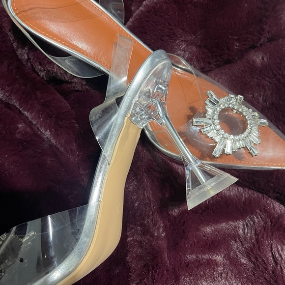 Elegant Clear Women's Shoes with Crystal Embellishment - Picture 2 of 4